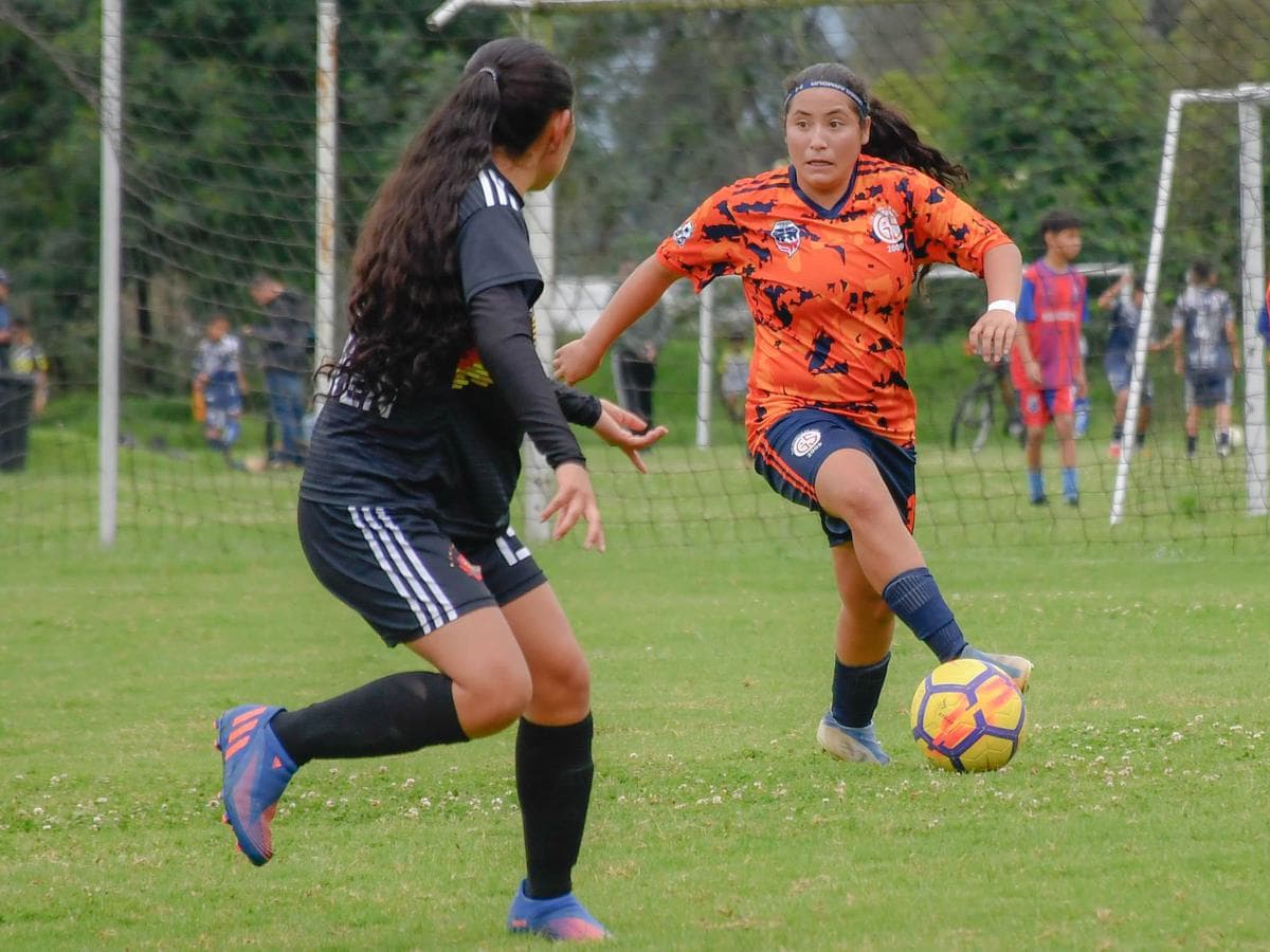 Soccer match between two players